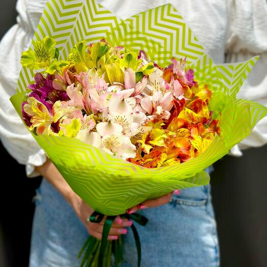 39 Желтых Фрезий Ароматных